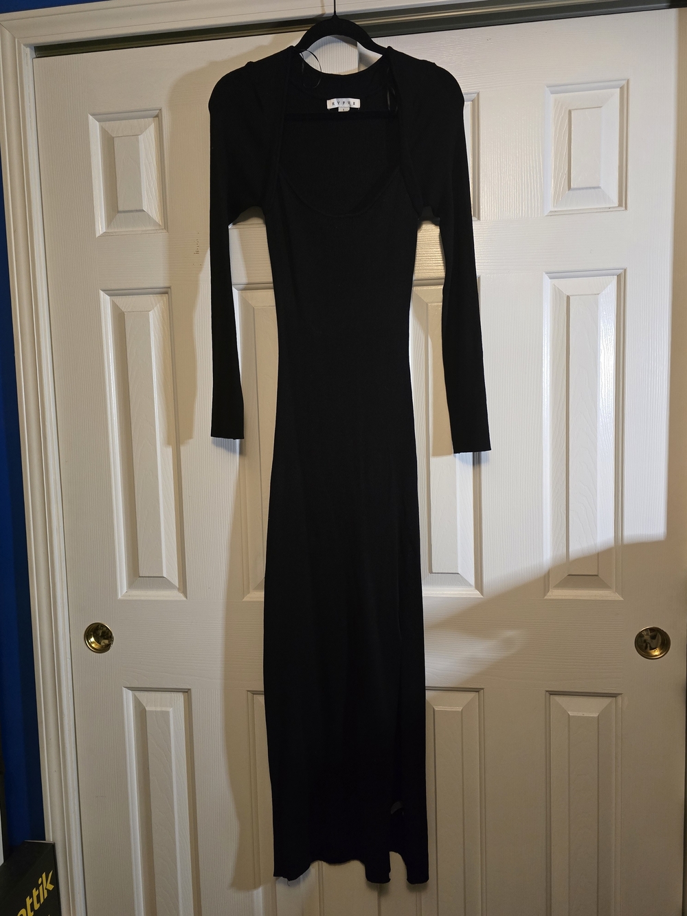 HYFVE Black Long Sleeve Scoop-Neck Maxi Dress